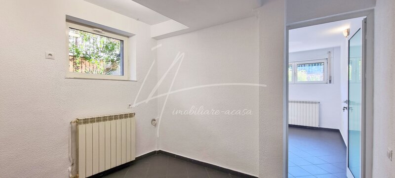Cotroceni Apartament decomandat in Cotroceni, demisol cu 4 camere in suprafata de 82,73mp!