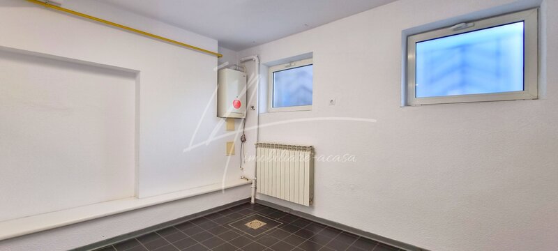 Cotroceni Apartament decomandat in Cotroceni, demisol cu 4 camere in suprafata de 82,73mp!